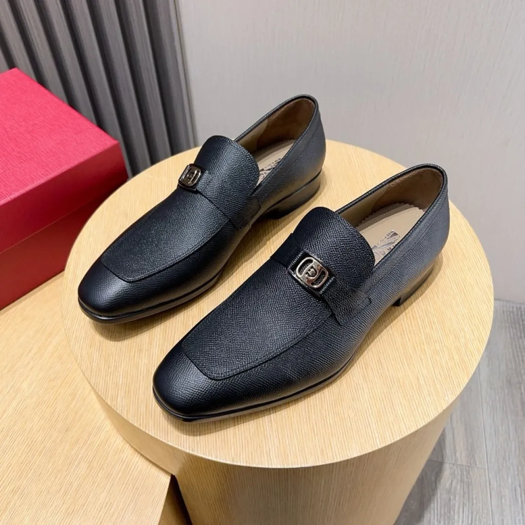 Factory P620💰🔥《Ferragamo》👏Latest•High-end top brand luxury~purchasing agent, top~quality. New fashionable business men's shoes🔜The uppers are made of original cashmere cowhide➕cowhide·lining, with fine workmanship. The original stylish and soft combination wear-resistant and non-slip outsole is light and comfortable on the feet. The real thing looks better in real life. Size: 38/44